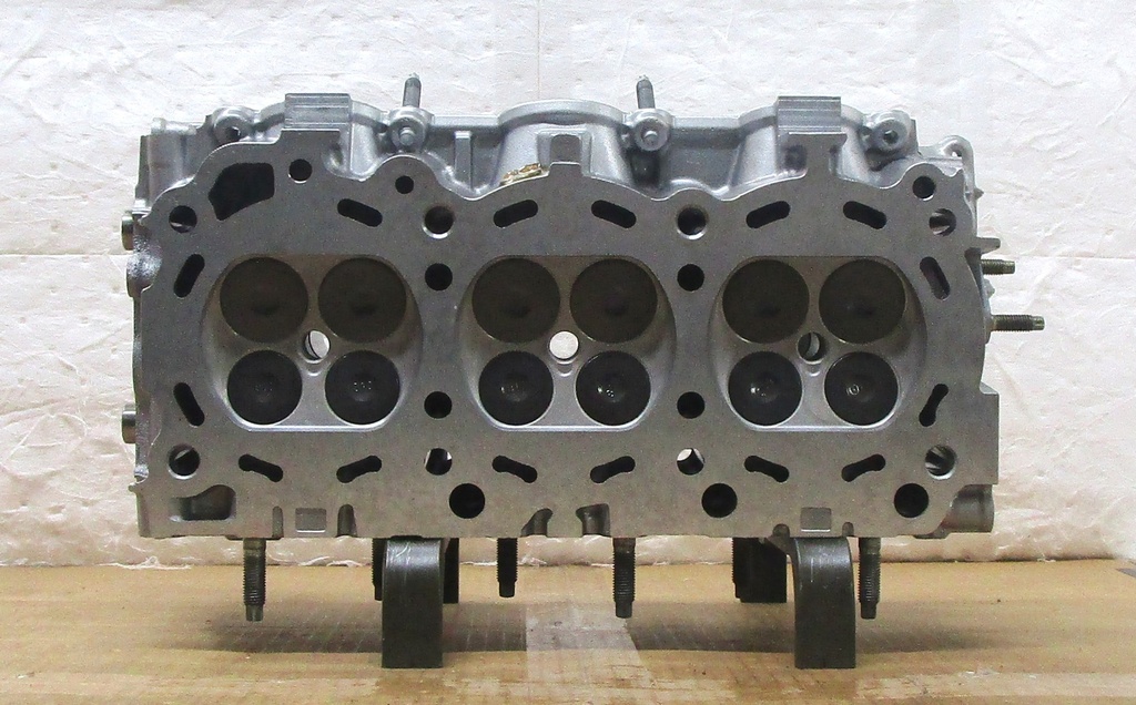 2002-2011 Reconditioned Aluminum Cylinder Head For Nissan, Infinity 3.5L / 3498 CID V6, 24 Valve DOHC ( RIGHT ) With Cams, Casting # R-CD7 8R, VQ35DE, 2344AR, 2344BR Compatible With : 350Z, Altima, Maxima, Murano, Quest, FX35, G35, M35 ($150.00 Core Charge)Which will be charged at the time of purchase, and the buyer will be reimbursed when the old core is returned.  ($540.0 + $150.0 = $690.0) this is a Used casting so there are visible chips and scratches but they will not affect the performance of the cylinder head. C.H.E will provide Return Core label, please ask for shipping information.