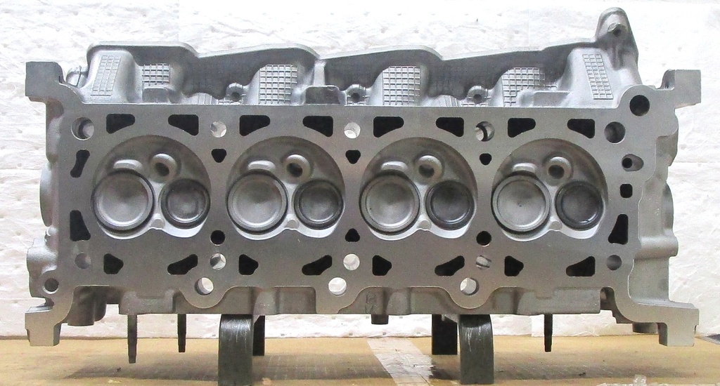 1999-2005 Reconditioned Aluminum Cylinder Head For Ford 5.4L/330 V8, SOHC 16V , ( LEFT ) Casting # 2L1E-6090-C22C PI, Compatible With : Ford E-Series Van, F-Series Trucks, Vin : M,Z ($150. 0 Core Charge) this is a Used casting so there are visible chips and scratches but they will not affect the performance of the cylinder head. C.H.E will provide Return Core label, please ask for shipping information.