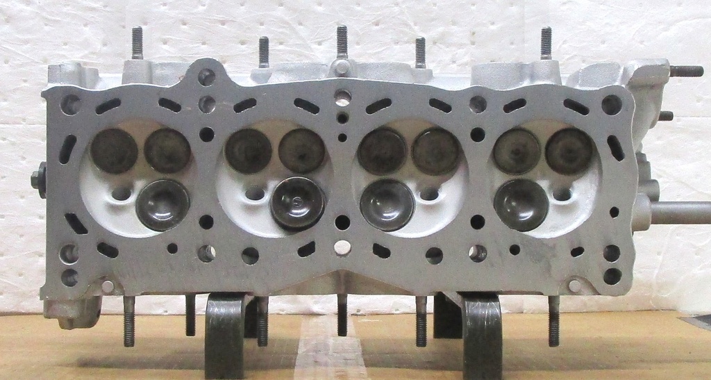 1984-1987 Reconditioned Aluminum Cyilinder Head For Honda 1.8L/1829 CID L4, 12 Valve SOHC ( IN LINE ) Casting # PC7C, A18A1 & ET2, Compatible With : Prelude, ( $100.0 Core Charge ) this is a Used casting so there are visible chips and scratches but they will not affect the performance of the cylinder head. C.H.E will provide Return Core label, please ask for shipping information.