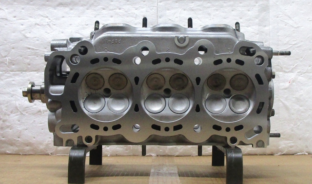 1999-2001 Reconditioned Aluminum Cylinder Head For Honda Odyssey 3.5L/3474 CID V6, 24V SOHC ( RIGHT ) With Cams, Casting #P8F-3, J35A1, 2547R, Compatible With : Odyssey ( $100.00 Core Charge ) this is a Used casting so there are visible chips and scratches but they will not affect the performance of the cylinder head. C.H.E will provide Return Core label, please ask for shipping information.